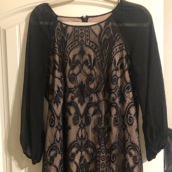 Adrianna Papell Dresses & Skirts - Black lace Adrianna Papell party dress size 14.